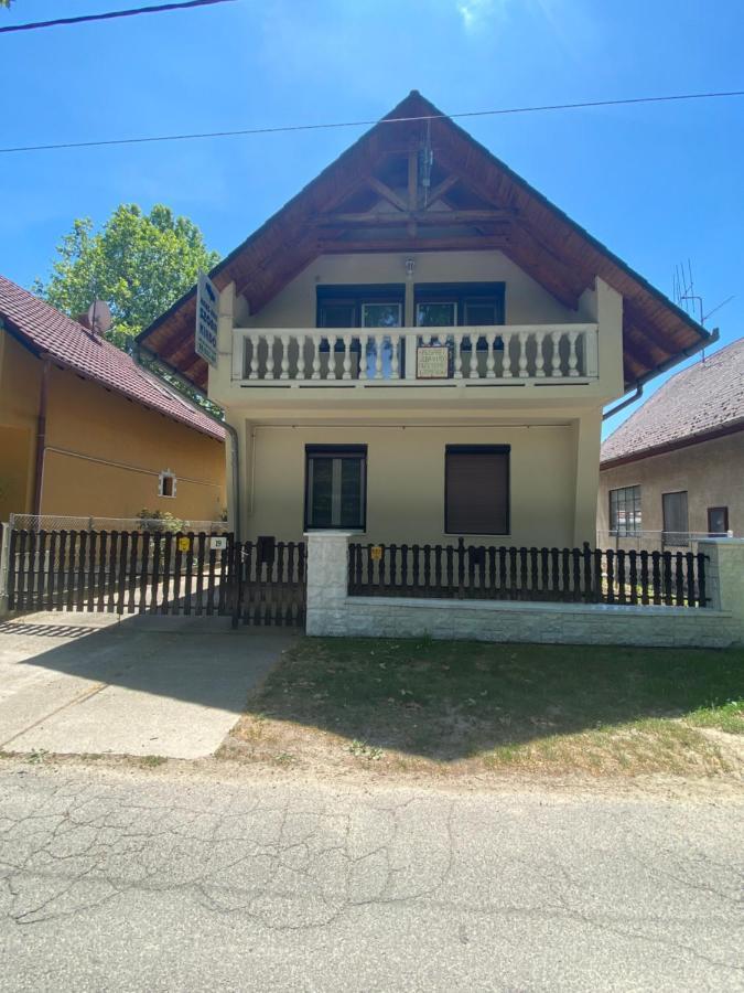 Harkány Gold Apartment מראה חיצוני תמונה