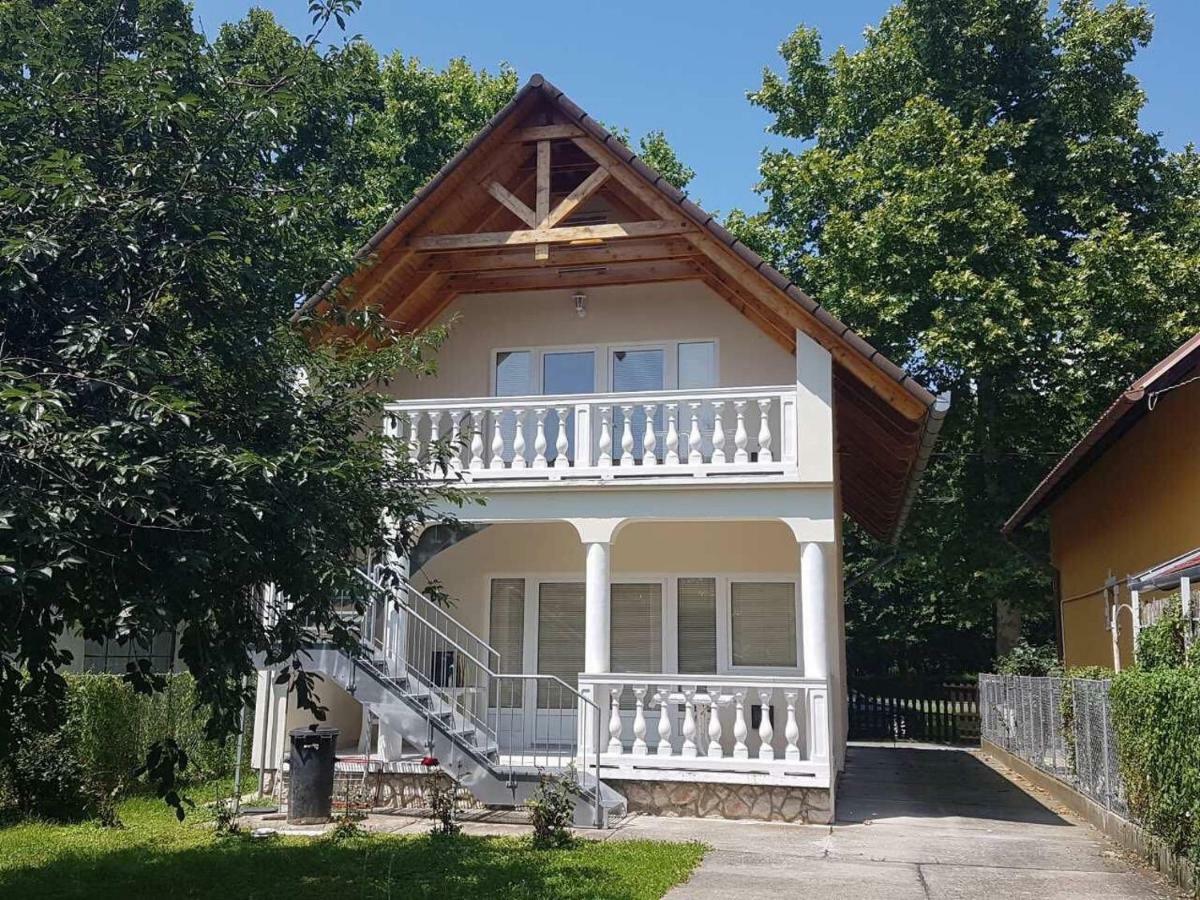 Harkány Gold Apartment מראה חיצוני תמונה